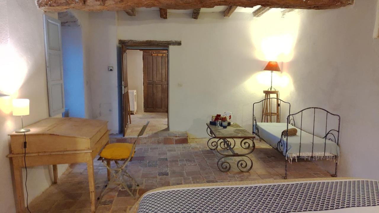 Le Manoir De Gatines Bed and Breakfast Tigné Eksteriør billede
