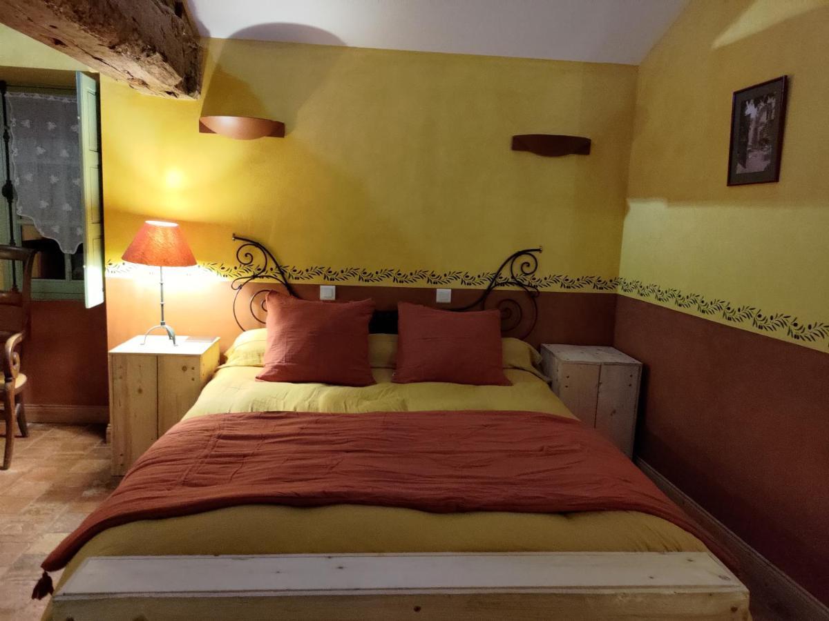Le Manoir De Gatines Bed and Breakfast Tigné Eksteriør billede